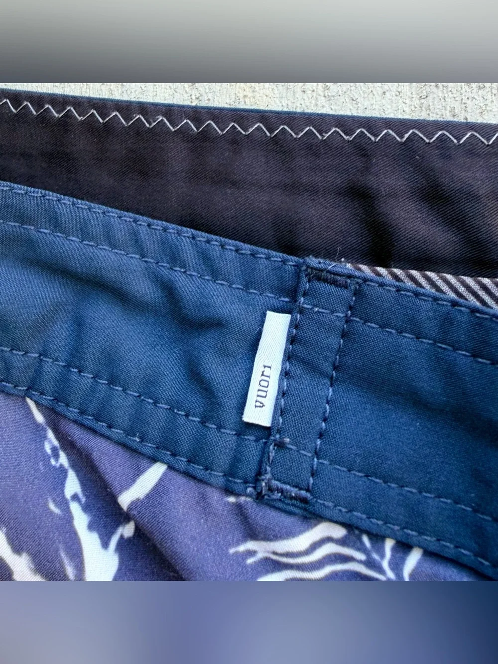 Vuori Cruise Board Shorts Floral All Over Print Men Size 34